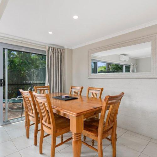 Le Court Villas Noosa Heads Dış mekan fotoğraf